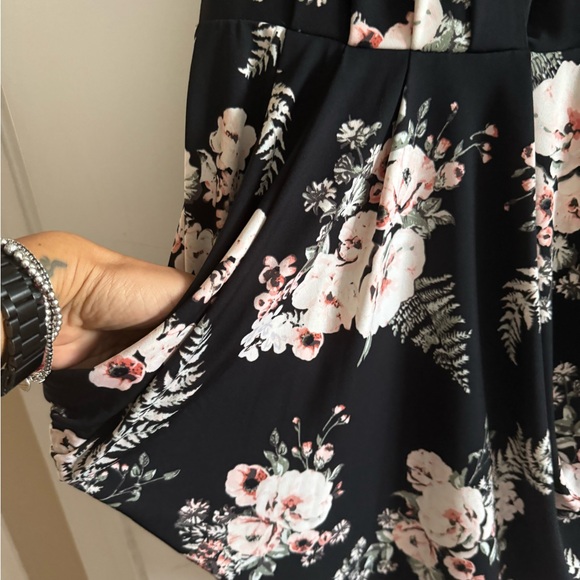 Flower print dress - Picture 2 of 7